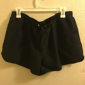 Women’s board shorts with pockets